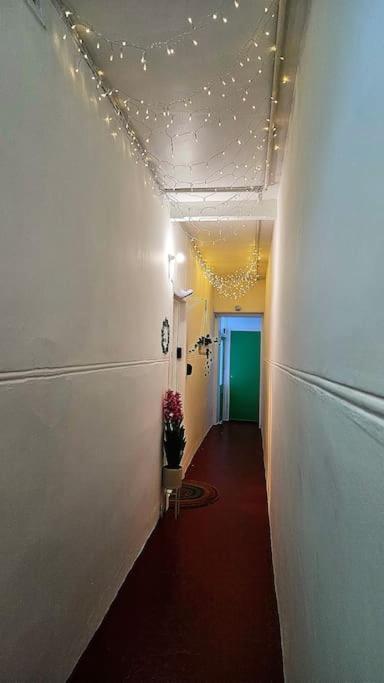 The Ferns - Shared Garden Apartment With Parking Darvel Dış mekan fotoğraf