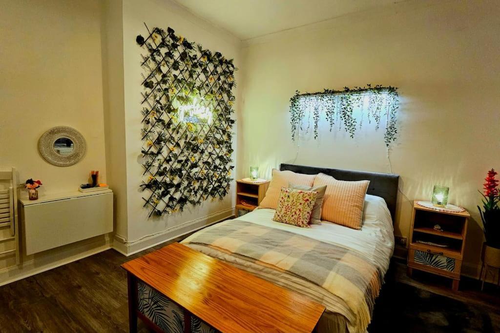 The Ferns - Shared Garden Apartment With Parking Darvel Dış mekan fotoğraf